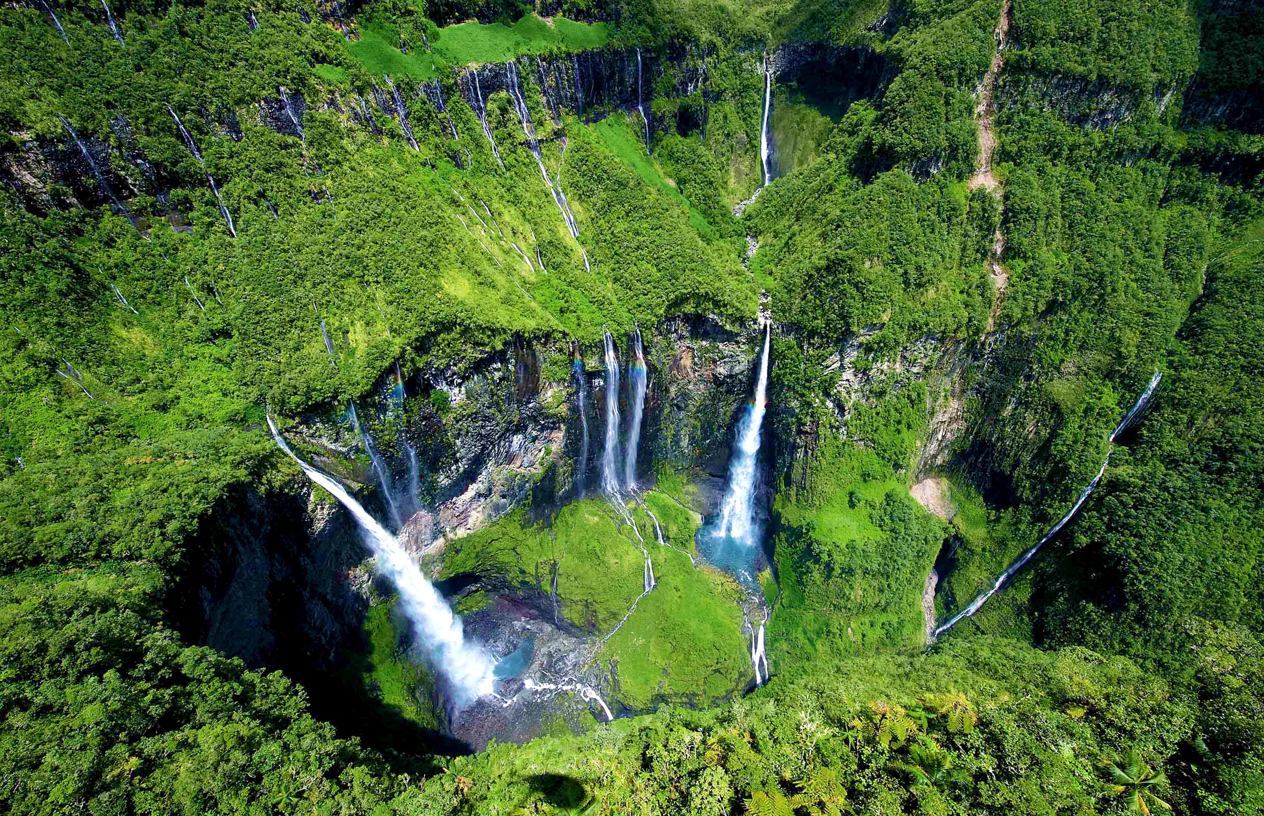 Krater und Wasserfälle auf Reunion